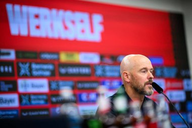 LEVERKUSEN, GERMANY - 26 MAYIS 2025: - Basın toplantısı Erik 10 Hag, Bayena 'da yeni teknik direktör Bayer 04 Leverkusen.