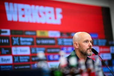 LEVERKUSEN, GERMANY - 26 MAYIS 2025: - Basın toplantısı Erik 10 Hag, Bayena 'da yeni teknik direktör Bayer 04 Leverkusen.