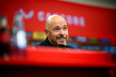 LEVERKUSEN, GERMANY - 26 MAYIS 2025: - Basın toplantısı Erik 10 Hag, Bayena 'da yeni teknik direktör Bayer 04 Leverkusen.