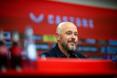 LEVERKUSEN, GERMANY - 26 MAYIS, 2025: Simon Rolfes - Basın toplantısı Erik ten Hag, Bayena 'da yeni teknik direktör Bayer 04 Leverkusen.
