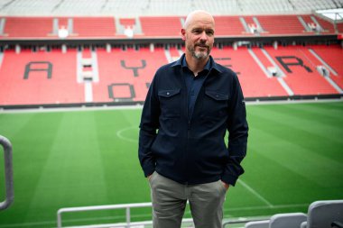 LEVERKUSEN, GERMANY - 26 MAYIS 2025: - Basın toplantısı Erik 10 Hag, Bayena 'da yeni teknik direktör Bayer 04 Leverkusen.