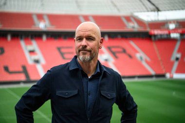 LEVERKUSEN, GERMANY - 26 MAYIS 2025: - Basın toplantısı Erik 10 Hag, Bayena 'da yeni teknik direktör Bayer 04 Leverkusen.