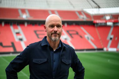 LEVERKUSEN, GERMANY - 26 MAYIS 2025: - Basın toplantısı Erik 10 Hag, Bayena 'da yeni teknik direktör Bayer 04 Leverkusen.