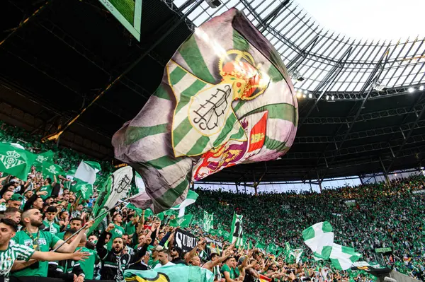 WROCLAW, POLAND - 28 Mayıs 2025: Taraftarlar - Wroclaw Stadyumu 'nda UEFA Avrupa Konferans Ligi Real Betis Chelsea FC' ye karşı.
