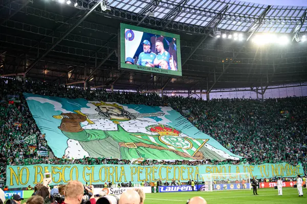 WROCLAW, POLAND - 28 Mayıs 2025: Choreo, taraftarlar Betis - UEFA Avrupa Konferans Ligi Real Betis ile Chelsea FC maçı Wroclaw Stadyumu 'nda.