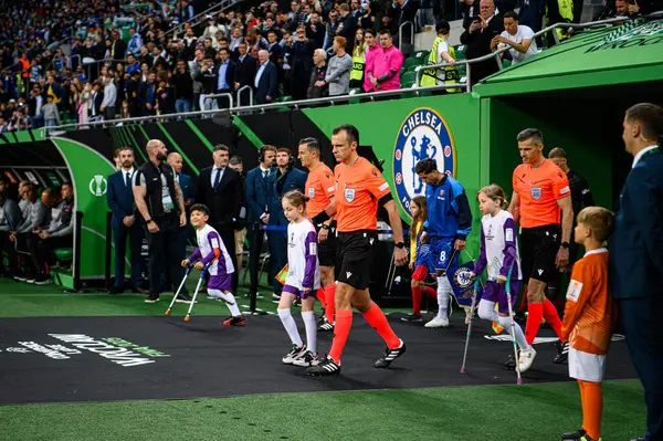 WROCLAW, POLAND - 28 Mayıs 2025: Irfan Peljto, Senad Ibrisimbegoviç, Davor Beljo - UEFA Avrupa Konferans Ligi Real Betis Chelsea FC 'ye karşı Wroclaw Stadyumu' nda final maçı.