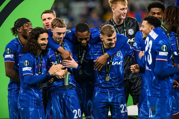 WROCLAW, POLAND - 28 Mayıs 2025: Madalya töreni, Marc Cucurella, Cole Palmer, Tosin Adarabioyo, Kiernan Dewsbury Hall - UEFA Avrupa Konferans Ligi Real Betis Chelsea FC maçı Wroclaw Stadyumu 'nda.