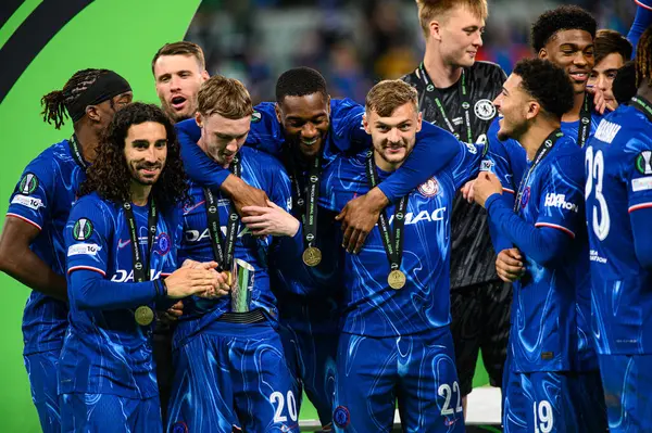 WROCLAW, POLAND - 28 Mayıs 2025: Madalya töreni, Marc Cucurella, Cole Palmer, Tosin Adarabioyo, Kiernan Dewsbury Hall - UEFA Avrupa Konferans Ligi Real Betis Chelsea FC maçı Wroclaw Stadyumu 'nda.