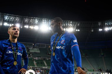 WROCLAW, POLAND - 28 Mayıs 2025: Kiernan Dewsbury Hall, Tosin Adarabioyo - UEFA Avrupa Konferans Ligi Real Betis Chelsea FC 'ye karşı Wroclaw Stadyumu' nda final maçı.