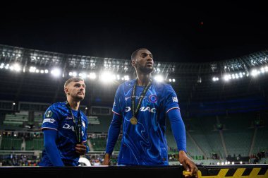 WROCLAW, POLAND - 28 Mayıs 2025: Kiernan Dewsbury Hall, Tosin Adarabioyo - UEFA Avrupa Konferans Ligi Real Betis Chelsea FC 'ye karşı Wroclaw Stadyumu' nda final maçı.