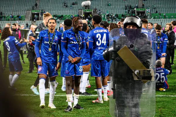 WROCLAW, POLAND - 28 Mayıs 2025: Levi Colwill, Trevoh Chalobah - UEFA Avrupa Konferans Ligi Real Betis Chelsea FC 'ye karşı Wroclaw Stadyumu' nda final maçı.