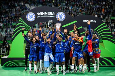 WROCLAW, POLAND - 28 Mayıs 2025: Kupalı oyuncular, kutlamalar, kazananlar - UEFA Avrupa Konferans Ligi Real Betis Chelsea FC 'ye karşı Wroclaw Stadyumu' nda oynanan final maçı.