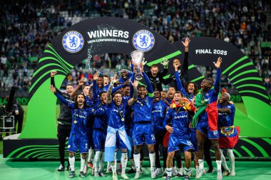 WROCLAW, POLAND - 28 Mayıs 2025: Kupalı oyuncular, kutlamalar, kazananlar - UEFA Avrupa Konferans Ligi Real Betis Chelsea FC 'ye karşı Wroclaw Stadyumu' nda oynanan final maçı.