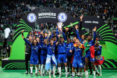 WROCLAW, POLAND - 28 Mayıs 2025: Kupalı oyuncular, kutlamalar, kazananlar - UEFA Avrupa Konferans Ligi Real Betis Chelsea FC 'ye karşı Wroclaw Stadyumu' nda oynanan final maçı.