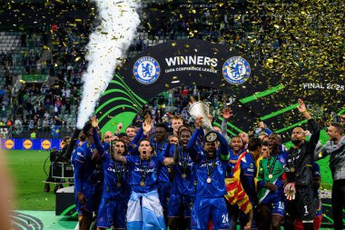 WROCLAW, POLAND - 28 Mayıs 2025: Kupalı oyuncular, kutlamalar, kazananlar - UEFA Avrupa Konferans Ligi Real Betis Chelsea FC 'ye karşı Wroclaw Stadyumu' nda oynanan final maçı.