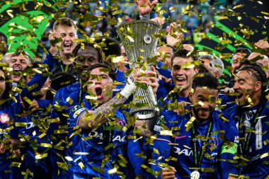 WROCLAW, POLAND - 28 Mayıs 2025: Madalya töreni, Enzo Fernandez, Reece James - UEFA Avrupa Konferans Ligi Real Betis ile Chelsea FC maçı Wroclaw Stadyumu 'nda.