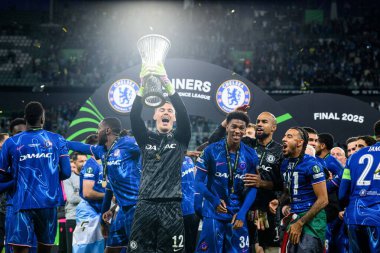 WROCLAW, POLAND - 28 Mayıs 2025: Filip Jorgensen, takım kutlamaları - UEFA Avrupa Konferans Ligi Real Betis Chelsea FC 'ye karşı Wroclaw Stadyumu' nda final maçı.