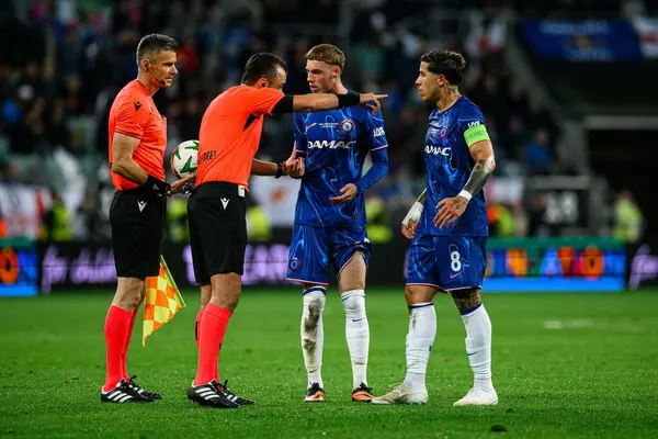 WROCLAW, POLAND - 28 Mayıs 2025: Davor Beljo, Irfan Peljto, Cole Palmer, Enzo Fernandez - UEFA Avrupa Konferans Ligi Real Betis Chelsea FC 'ye karşı Wroclaw Stadyumu' nda final maçı.