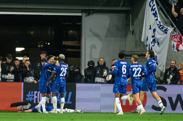 WROCLAW, POLAND - 28 Mayıs 2025: Jadon Sancho, Moises Caicedo - UEFA Avrupa Konferans Ligi Real Betis Chelsea FC 'ye karşı Wroclaw Stadyumu' nda final maçı.