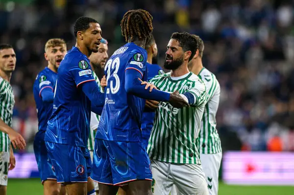 WROCLAW, POLAND - 28 Mayıs 2025: Trevoh Chalobah, Isco, Levi Colwill - UEFA Avrupa Konferans Ligi Real Betis Chelsea FC 'ye karşı Wroclaw Stadyumu' nda final maçı.