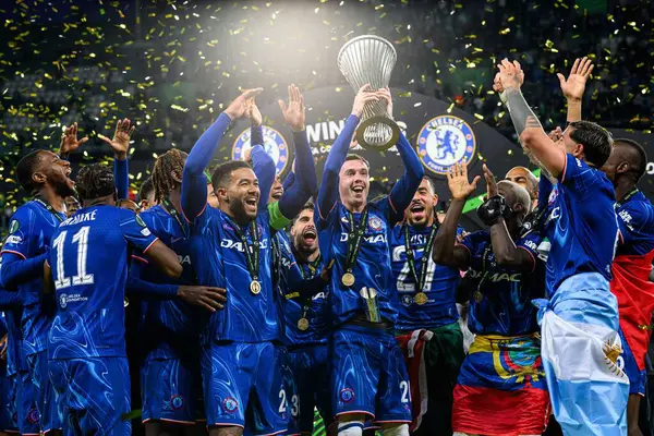 WROCLAW, POLAND - 28 Mayıs 2025: Cole Palmer, takım kutlamaları - UEFA Avrupa Konferans Ligi Real Betis Chelsea FC 'ye karşı Wroclaw Stadyumu.