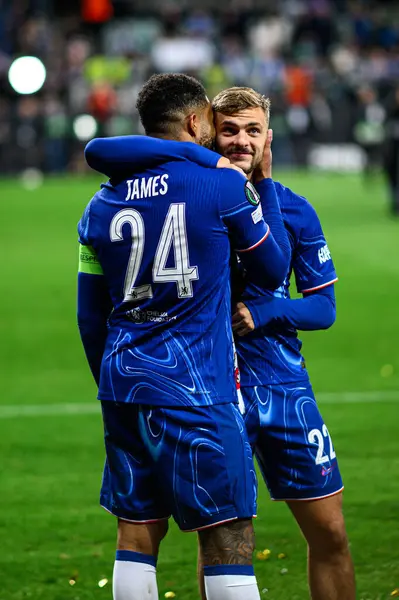 WROCLAW, POLAND - 28 Mayıs 2025: Reece James, Kiernan Dewsbury Hall - UEFA Avrupa Konferans Ligi Real Betis Chelsea FC 'ye karşı Wroclaw Stadyumu' nda final maçı.