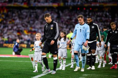 MUNICH, GERMANY - 4 Haziran 2025: Joshua Kimmich, Marc-Andre ter Stegen Jonathan Tah - UEFA Milletler Ligi 2025 Almanya - Allianz Arena 'da Portekiz' e karşı. 