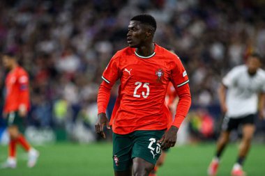 MUNİH, GERMANY - 4 Haziran 2025: Nuno Mendes - UEFA Uluslar Ligi 2025 Almanya - Allianz Arena 'da Portekiz' e karşı. 