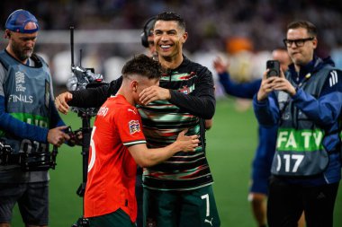 MUNICH, GERMANY - 4 Haziran 2025: Francisco Conceicao, Cristiano Ronaldo - UEFA Uluslar Ligi 2025 Almanya - Allianz Arena 'da Portekiz' e karşı. 
