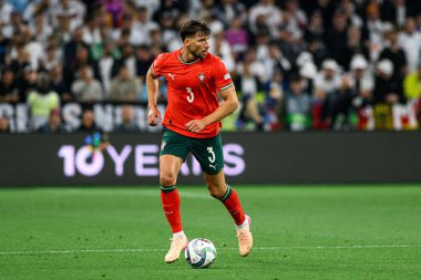 MUNİH, GERMANY - 4 Haziran 2025: Ruben Dias - UEFA Uluslar Ligi 2025 Almanya - Allianz Arena 'da Portekiz' e karşı. 