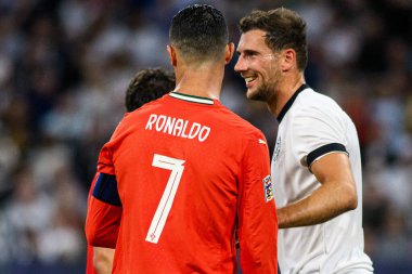 MUNICH, GERMANY - 4 Haziran 2025: Cristiano Ronaldo, Leon Goretzka - UEFA Uluslar Ligi 2025 Almanya - Allianz Arena 'da Portekiz' e karşı. 