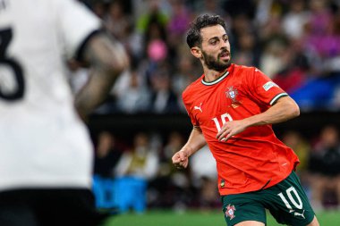 MUNİH, GERMANY - 4 Haziran 2025: Bernardo Silva - UEFA Uluslar Ligi 2025 Almanya - Allianz Arena 'da Portekiz' e karşı. 