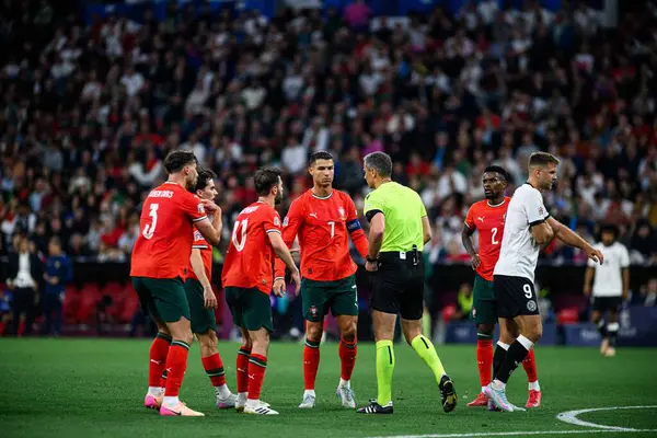 MUNİH, GERMANY - 4 Haziran 2025: Cristiano Ronaldo, Slavko Vinciç - UEFA Uluslar Ligi 2025 Almanya - Allianz Arena 'da Portekiz' e karşı. 