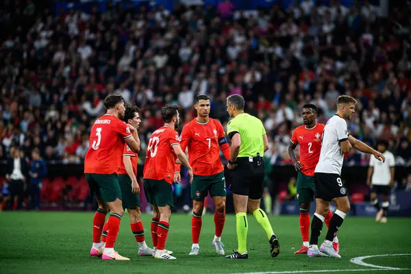 MUNİH, GERMANY - 4 Haziran 2025: Slavko Vinciç, Cristiano Ronaldo, Bernardo Silva - UEFA Milletler Ligi 2025 Almanya - Allianz Arena 'da Portekiz' e karşı. 