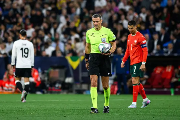 MUNİH, GERMANY - 4 Haziran 2025: Slavko Vinciç, Cristiano Ronaldo - UEFA Milletler Ligi 2025 Almanya - Allianz Arena 'da Portekiz' e karşı. 