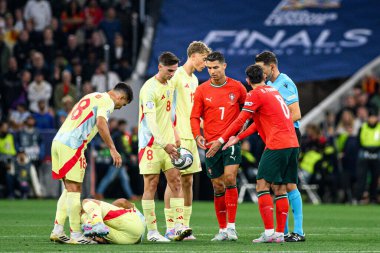 MUNICH, GERMANY - 8 Haziran 2025: Cristiano Ronaldo, Fabian Ruiz, Dean Huijsen, Bruno Fernandes, Sandro Schaerer - UEFA Uluslar Ligi 2025-İspanya maçında Allianz Arena. 