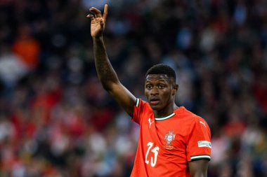 MUNICH, GERMANY - 8 Haziran 2025: Nuno Mendes - UEFA Uluslar Ligi 2025, Allianz Arena 'da İspanya' ya karşı. 