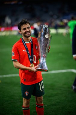 MUNICH, GERMANY - 9 Haziran 2025: Bernardo Silva - UEFA Uluslar Ligi 2025, Allianz Arena 'da İspanya' ya karşı. 