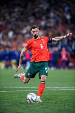 MUNICH, GERMANY - 8 Haziran 2025: Bruno Fernandes - UEFA Milletler Ligi 2025, Allianz Arena 'da İspanya' ya karşı. 