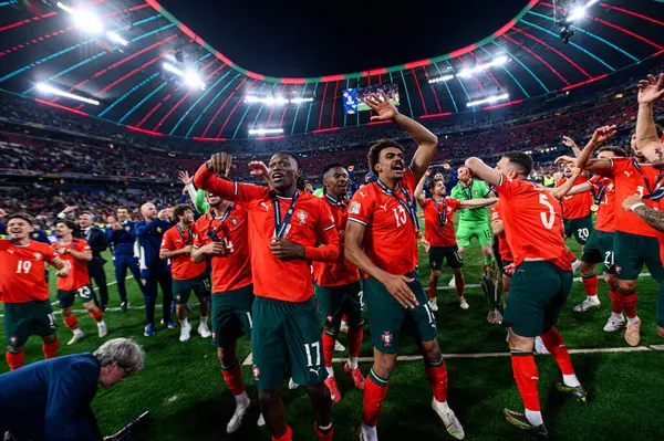 MUNICH, GERMANY - 9 Haziran 2025: Kazananlar - UEFA Uluslar Ligi 2025, Allianz Arena 'da İspanya' ya karşı. 