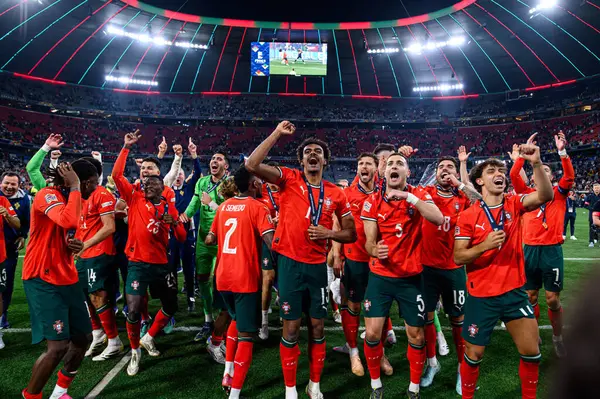 MUNICH, GERMANY - 9 Haziran 2025: Kazananlar - UEFA Uluslar Ligi 2025, Allianz Arena 'da İspanya' ya karşı. 