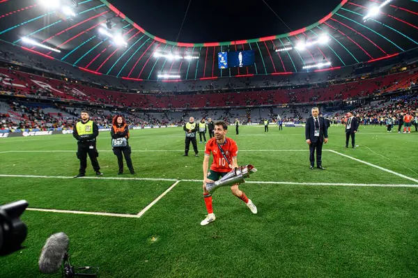 MUNICH, GERMANY - 9 Haziran 2025: Bernardo Silva - UEFA Uluslar Ligi 2025, Allianz Arena 'da İspanya' ya karşı. 