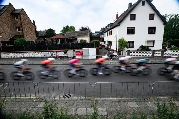 Kolonya, Almanya - 9 Haziran 2025 Köln klasiği. Almanya Şampiyonası ve Avrupa Kupası 2025 Bisiklet Yarışması