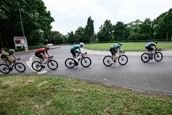 Kolonya, Almanya - 9 Haziran 2025 Köln klasiği. Almanya Şampiyonası ve Avrupa Kupası 2025 Bisiklet Yarışması