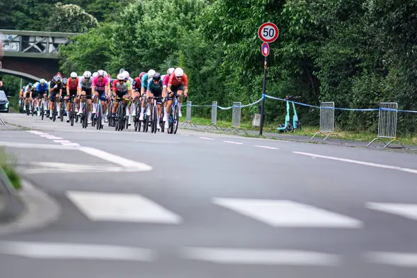 Kolonya, Almanya - 9 Haziran 2025 Köln klasiği. Almanya Şampiyonası ve Avrupa Kupası 2025 Bisiklet Yarışması