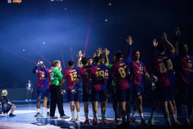 COLOGNE, GERMANY - 14 HAZİRAN 2025: Kamyon İzcisi 24 EHF FINAL4 Barca-SC Magdeburg maçı Lanxess Arena 'da.
