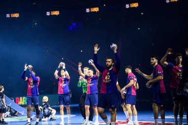COLOGNE, GERMANY - 14 HAZİRAN 2025: Kamyon İzcisi 24 EHF FINAL4 Barca-SC Magdeburg maçı Lanxess Arena 'da.