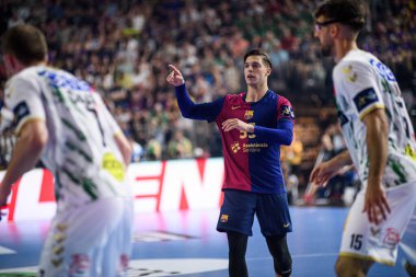 COLOGNE, GERMANY - 14 HAZİRAN 2025: Kamyon İzcisi 24 EHF FINAL4 Barca-SC Magdeburg maçı Lanxess Arena 'da.