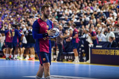 COLOGNE, GERMANY - 14 HAZİRAN 2025: Aleix Gomez Abello - Kamyon Öncüsü 24 EHF FINAL4 Barca ile SC Magdeburg maçı Lanxess Arena 'da.