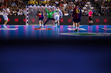 COLOGNE, GERMANY - 14 HAZİRAN 2025: - Kamyon İzcisi 24 EHF FINAL4 Barca-SC Magdeburg maçı Lanxess Arena 'da.